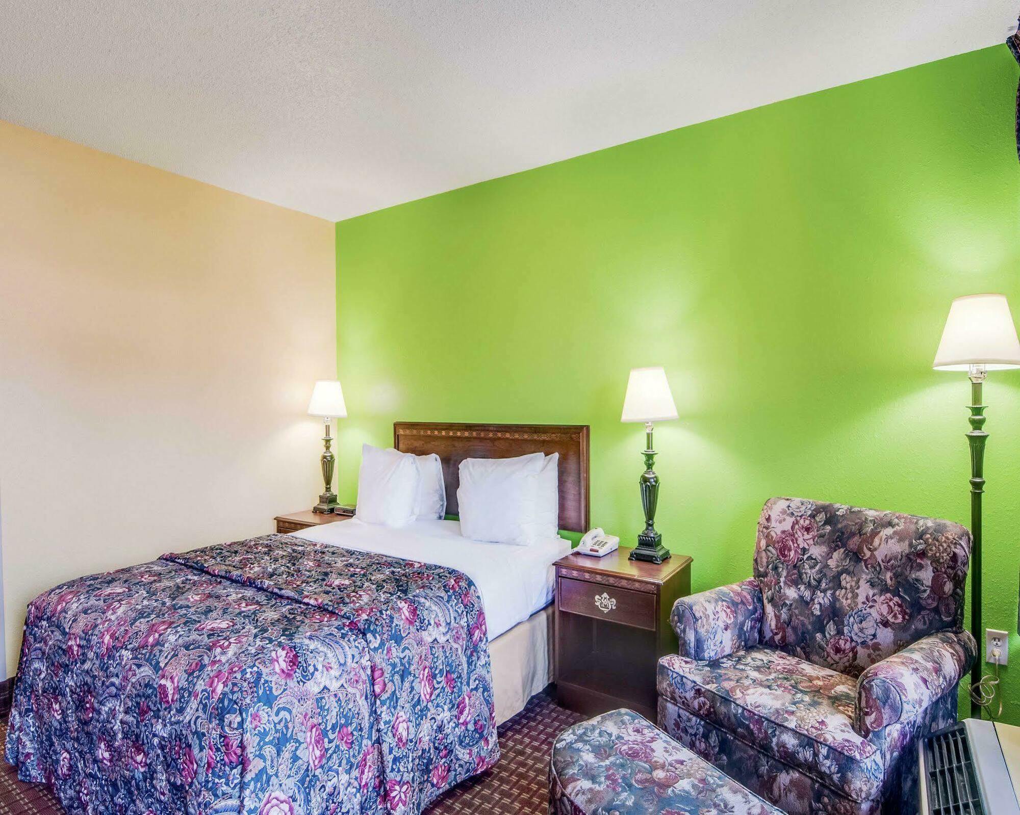 Econo Lodge Marion I-81 Exterior foto